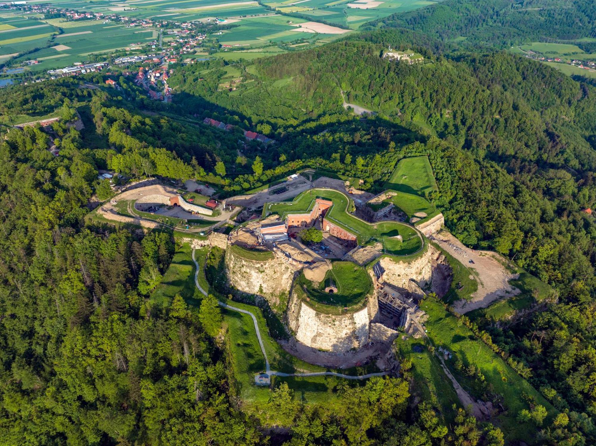 Hotel Twierdza Srebrna Gora Donzon Esterno foto