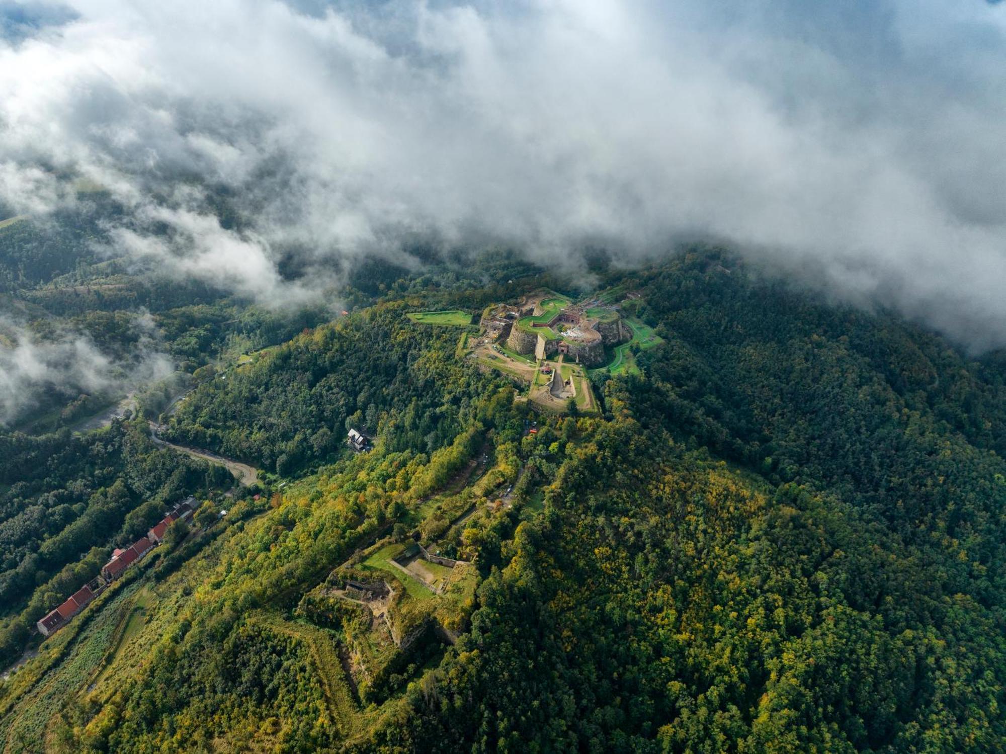 Hotel Twierdza Srebrna Gora Donzon Esterno foto