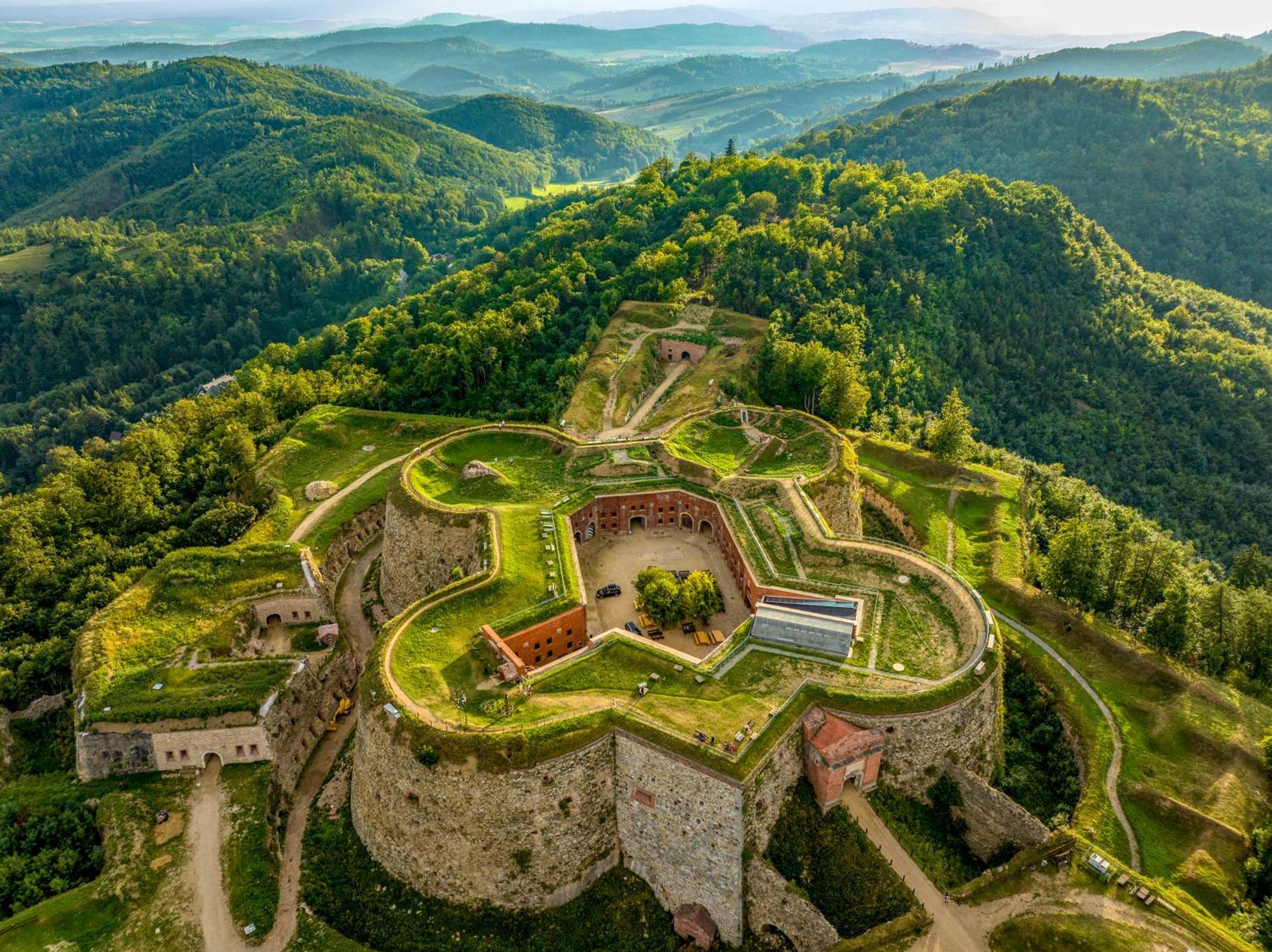 Hotel Twierdza Srebrna Gora Donzon Esterno foto